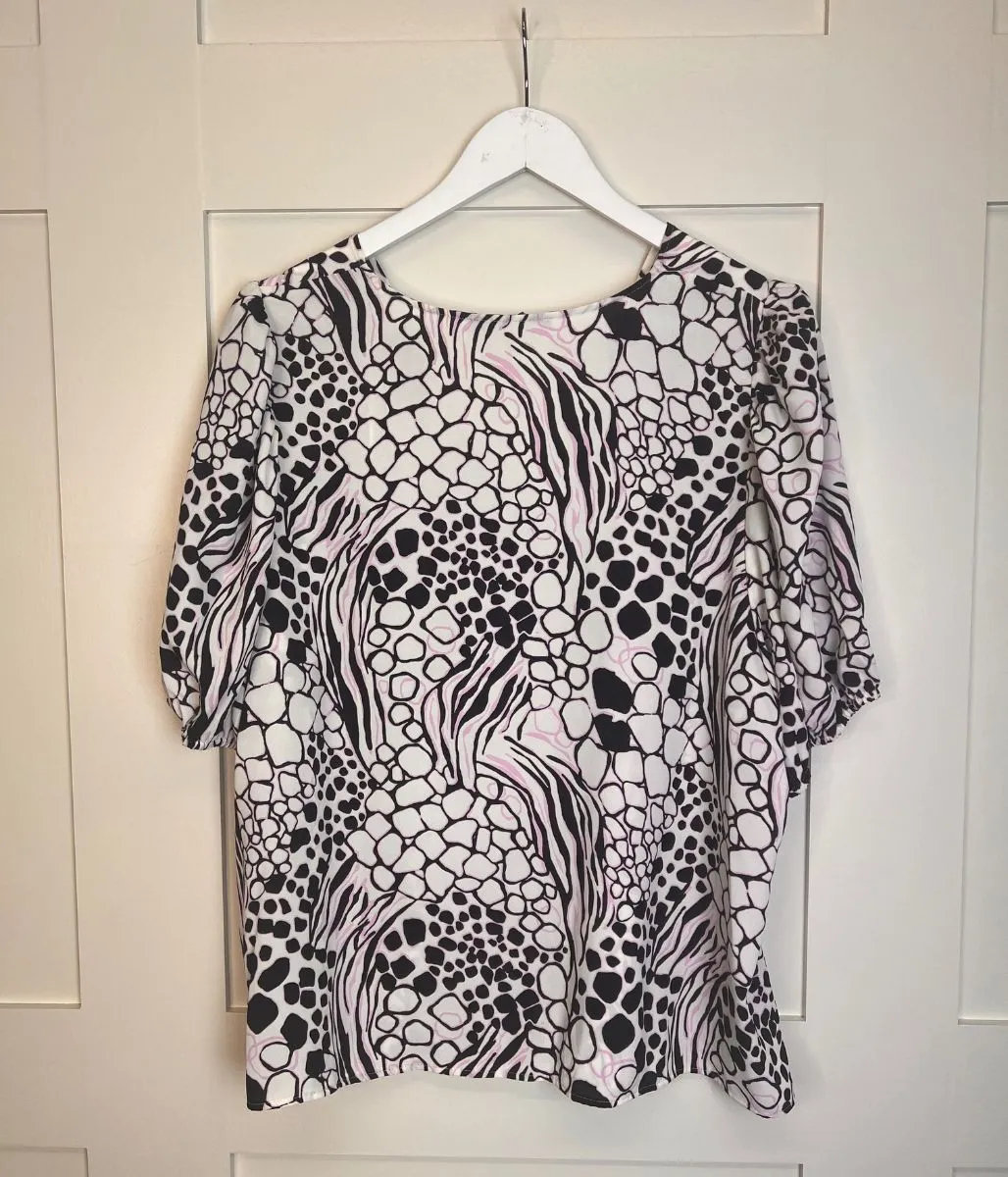 Black Abstract Print Puff Sleeve Blouse