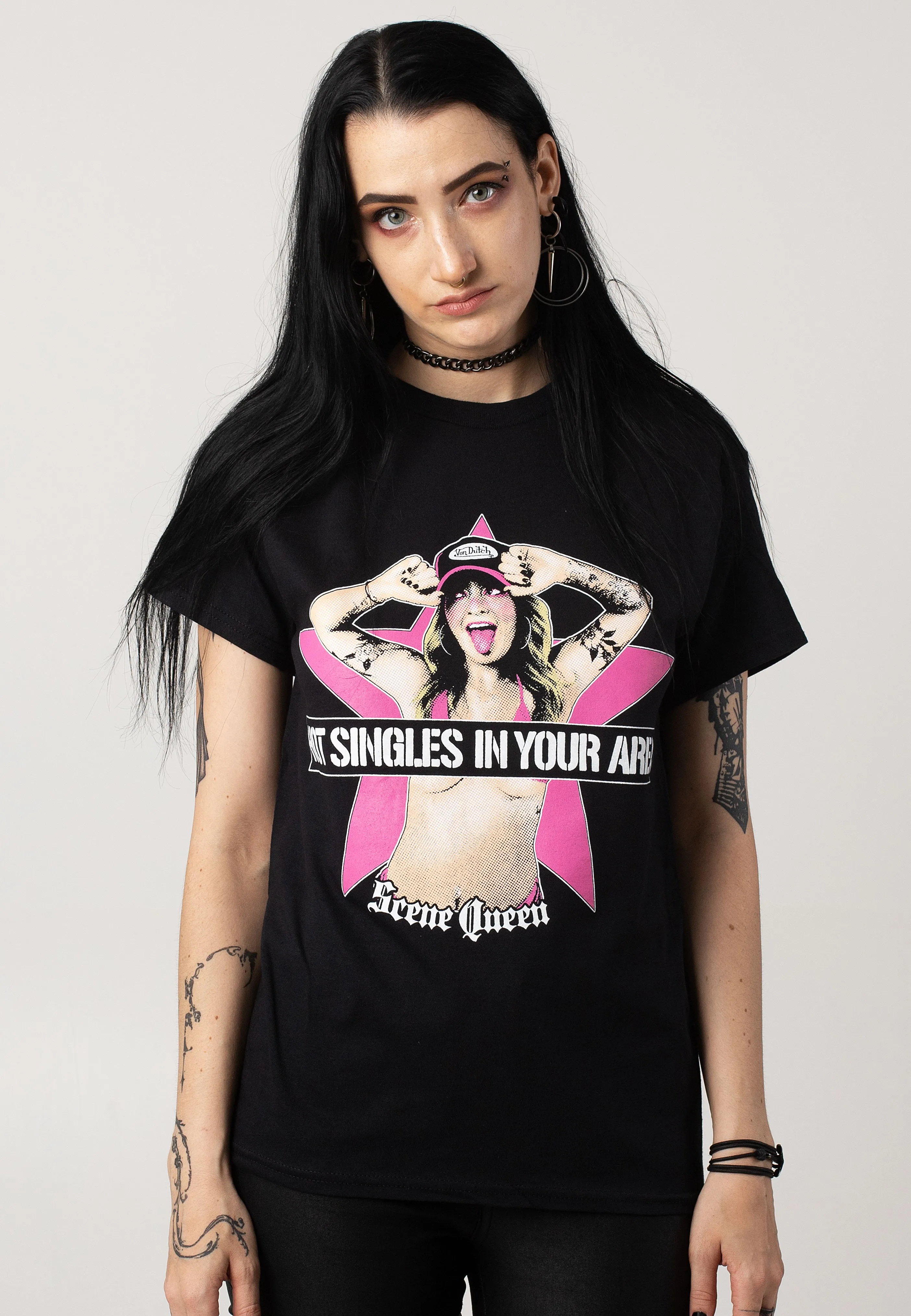 Scene Queen - Hot Singles In Your Area - T-Shirt