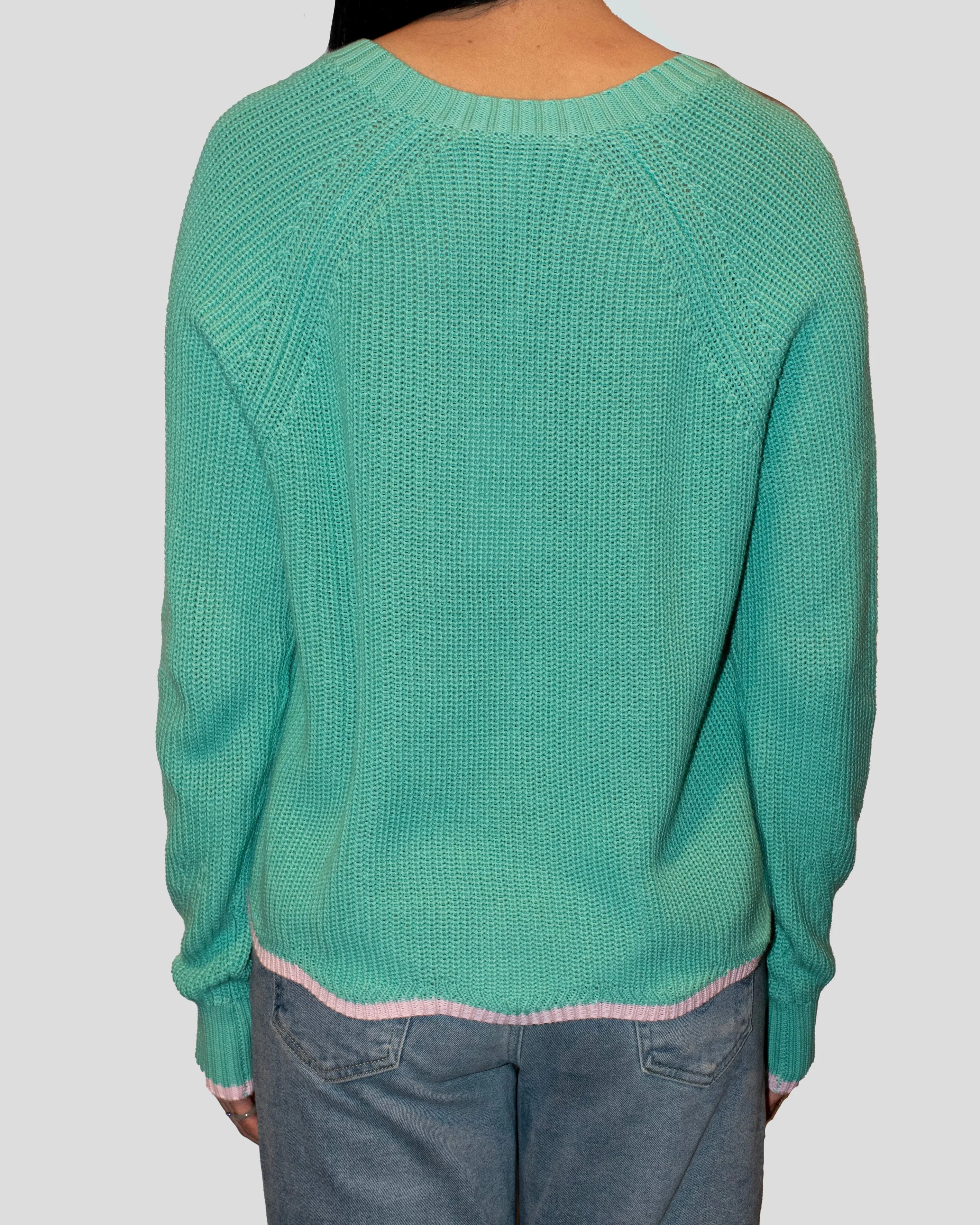 TIPPED SCALLOP SHAKER V-NECK SWEATER