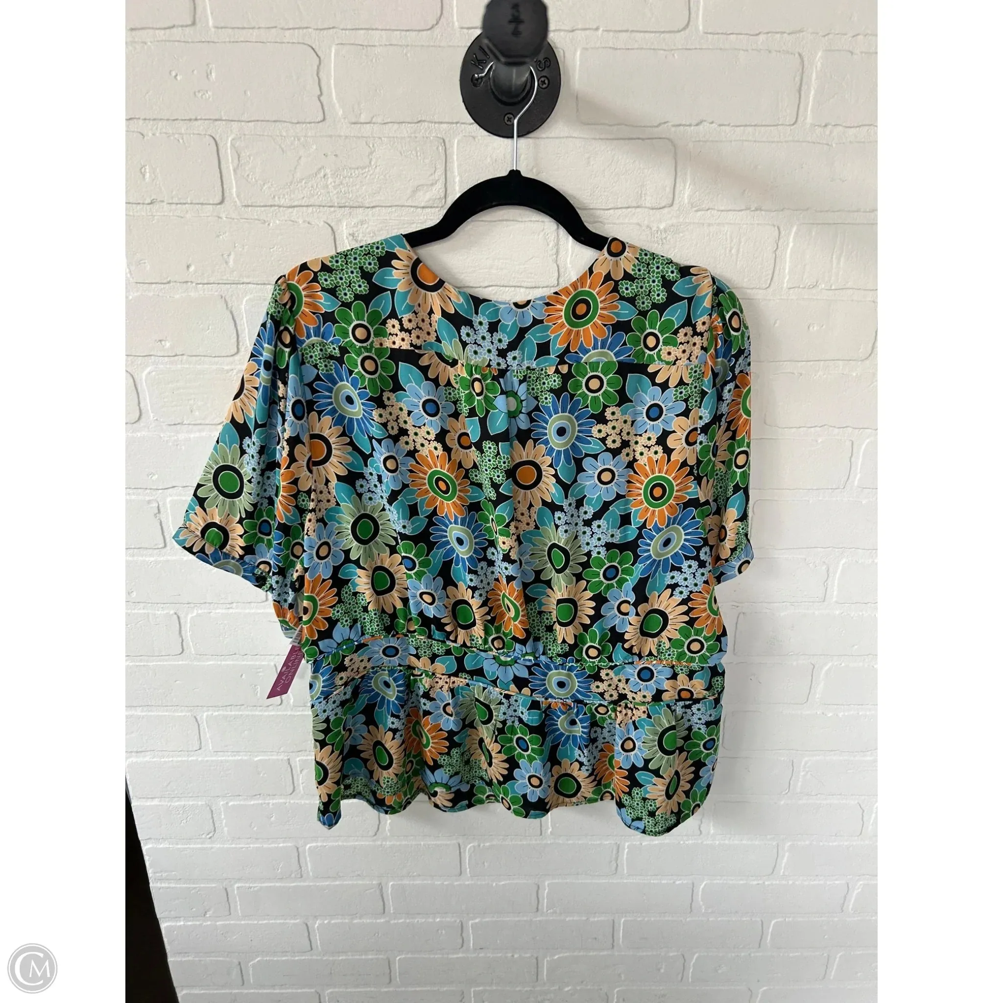 Top Short Sleeve By Cabi In Blue & Green, Size: Xl