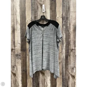 Top Short Sleeve By Cme In Grey, Size: 1x