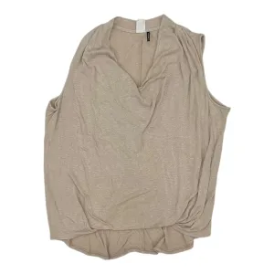 Top Sleeveless By Akemi And Kin In Tan, Size:L